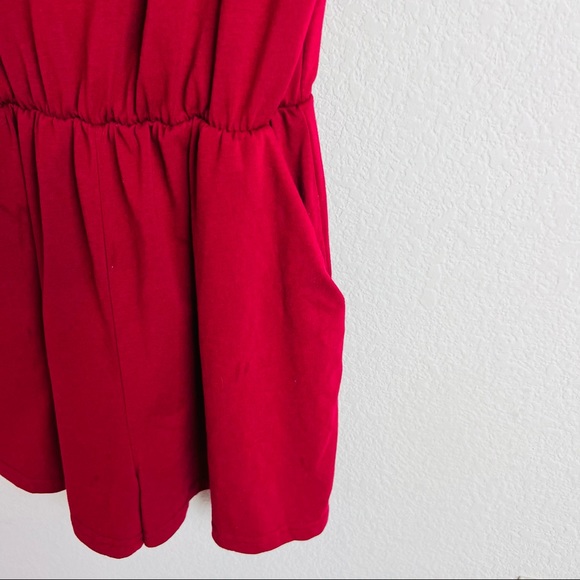 Red Off Shoulder Pockets Tee Material Short Sleeve Romper - Picture 3 of 6